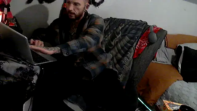 Snapshot of F_D_R_ chatting on February 2026 12:11:01 PM F D R online show from February 2026 12:11:01 PM