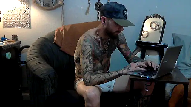 Snapshot of F_D_R_ chatting on February 2026 06:42:02 AM F D R online show from February 2026 06:42:02 AM