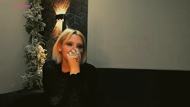 Snapshot of ImNysha chatting on April 2026 10:52:02 AM ImNysha online show from April 2026 10:52:02 AM