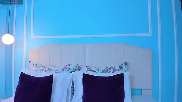 ashley foox online show from February 2026 03:00:02 AM