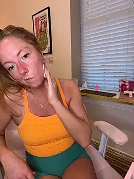 Snapshot of mooviebaby chatting on April 2026 12:53:01 AM mooviebaby online show from April 2026 12:53:01 AM
