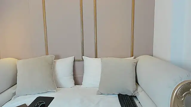 LisaLain online show from February 2026 12:17:02 PM