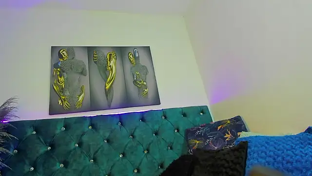 Snapshot of Roxanna_0 chatting on February 2026 11:52:01 AM Roxanna 0 online show from February 2026 11:52:01 AM