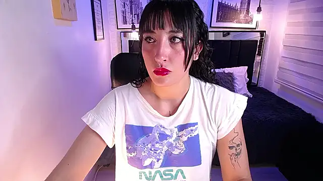 ladyraing online show from February 2026 07:24:02 PM