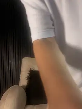 ARON LUXX online show from February 2026 03:01:01 AM