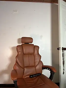 ARON LUXX online show from March 2026 03:11:01 AM