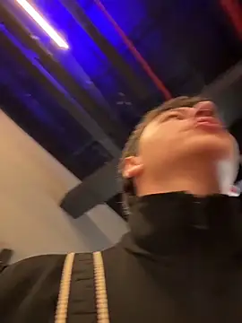 ARON LUXX online show from April 2026 05:34:01 PM