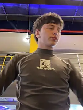 ARON LUXX online show from April 2026 06:10:01 PM