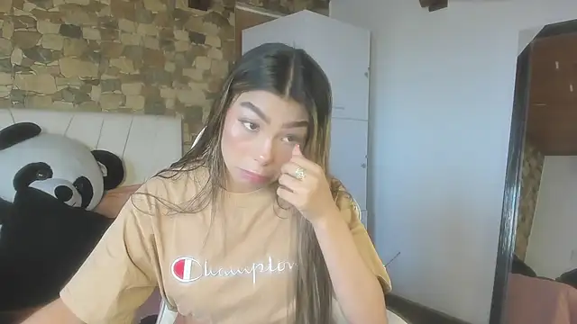 Snapshot of khaimi_ chatting on April 2026 07:43:01 PM khaimi online show from April 2026 07:43:01 PM