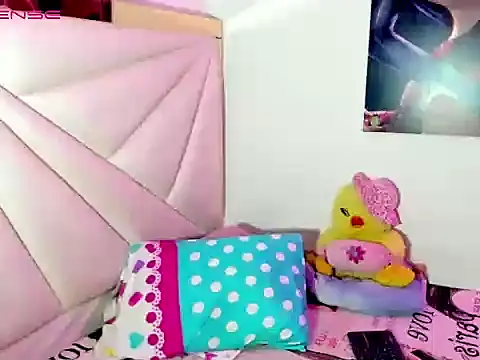 Snapshot of ale-noah chatting on April 2026 03:32:01 AM ale-noah online show from April 2026 03:32:01 AM