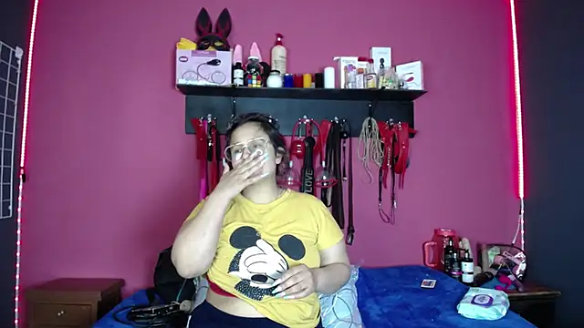 shannon queen- online show from April 2026 06:03:01 AM