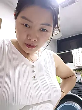 Snapshot of Jennie_dogy chatting on April 2026 01:00:02 PM Jennie dogy online show from April 2026 01:00:02 PM