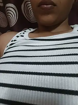 komalsharma99 online show from June 2026 05:26:01 PM
