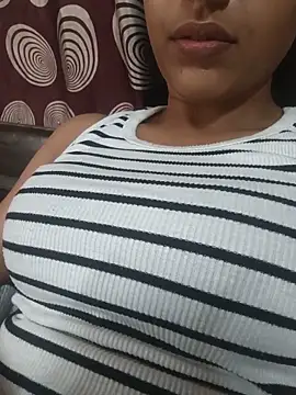komalsharma99 online show from June 2026 05:23:01 AM
