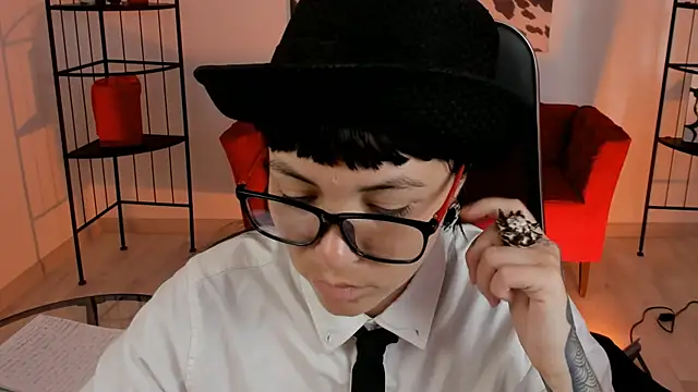 Snapshot of NeoGeisha chatting on July 2026 06:47:02 AM NeoGeisha online show from July 2026 06:47:02 AM