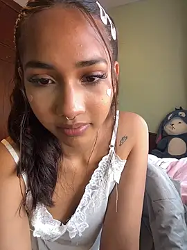 lyla luv online show from February 2026 04:53:01 AM