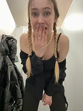 blonde exe online show from February 2026 02:28:01 PM