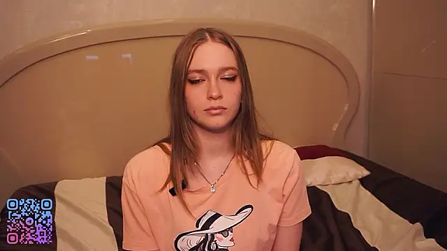 Snapshot of RowenaIanniello chatting on March 2026 06:46:02 PM RowenaIanniello online show from March 2026 06:46:02 PM