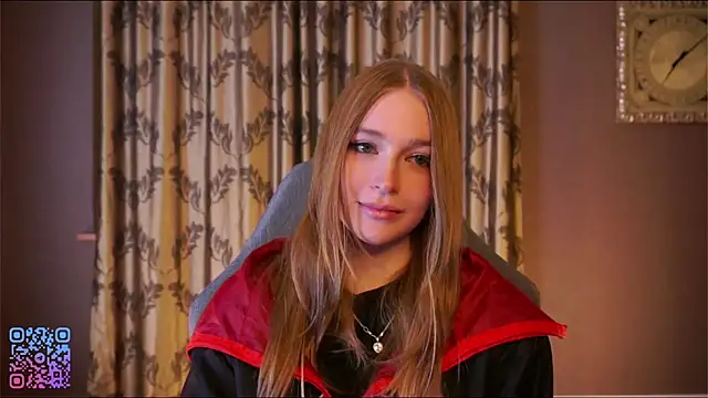 Snapshot of RowenaIanniello chatting on March 2026 04:35:01 PM RowenaIanniello online show from March 2026 04:35:01 PM