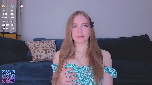 Snapshot of RowenaIanniello chatting on April 2026 02:38:01 AM RowenaIanniello online show from April 2026 02:38:01 AM