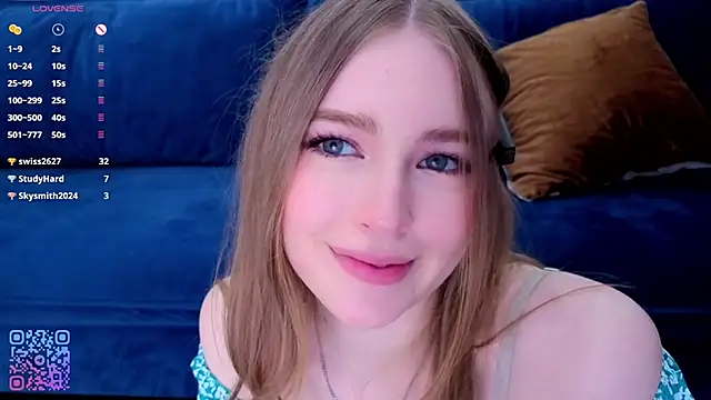 Snapshot of RowenaIanniello chatting on April 2026 07:45:01 AM RowenaIanniello online show from April 2026 07:45:01 AM