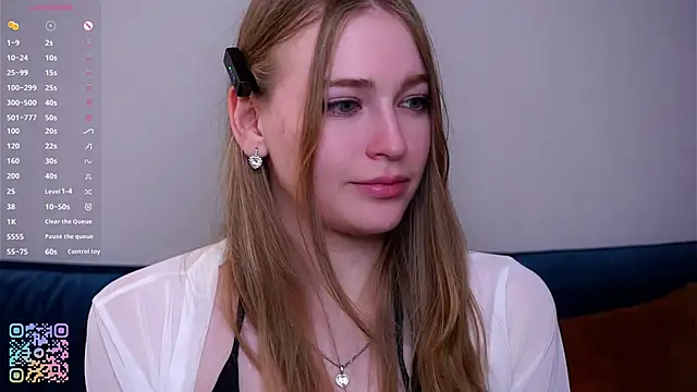 Snapshot of RowenaIanniello chatting on April 2026 02:48:02 PM RowenaIanniello online show from April 2026 02:48:02 PM