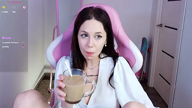 Snapshot of laylaura chatting on February 2026 08:35:01 AM laylaura online show from February 2026 08:35:01 AM