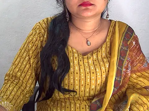 Snapshot of Saniya_K2 chatting on April 2026 06:44:02 AM Saniya K2 online show from April 2026 06:44:02 AM