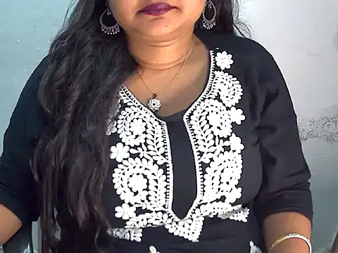 Snapshot of Saniya_K2 chatting on April 2026 04:24:02 PM Saniya K2 online show from April 2026 04:24:02 PM