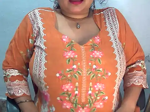 Snapshot of Saniya_K2 chatting on July 2026 05:04:02 PM Saniya K2 online show from July 2026 05:04:02 PM