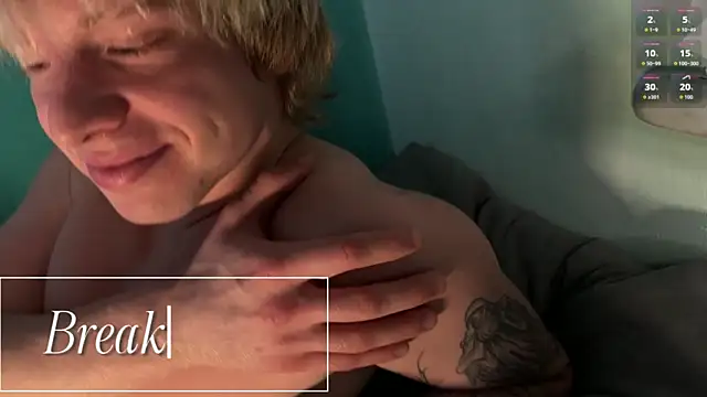 Snapshot of RyanRife chatting on April 2026 08:42:02 PM RyanRife online show from April 2026 08:42:02 PM