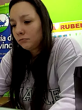 Snapshot of Beesametoda chatting on April 2026 06:43:01 PM Beesametoda online show from April 2026 06:43:01 PM