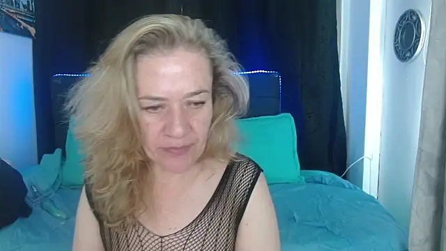 andreea xx online show from February 2026 01:51:01 PM