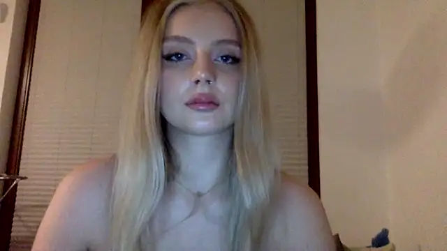 Snapshot of MayaWetDream chatting on March 2026 09:18:02 PM MayaWetDream online show from March 2026 09:18:02 PM