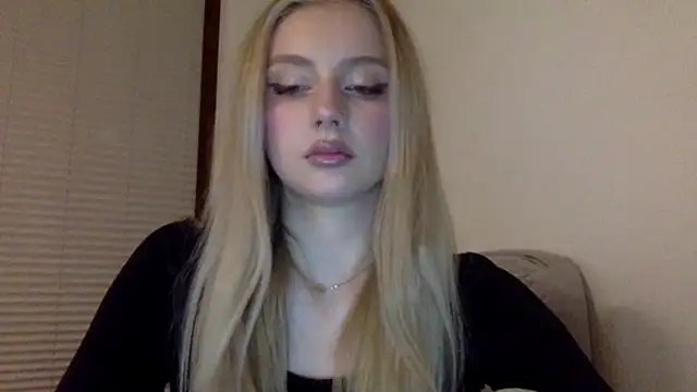 Snapshot of MayaWetDream chatting on March 2026 08:02:01 PM MayaWetDream online show from March 2026 08:02:01 PM