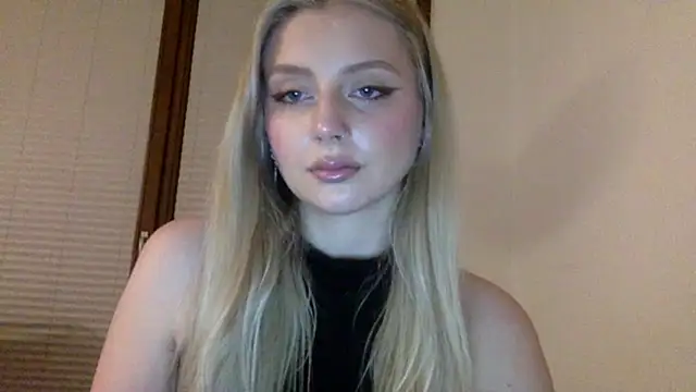 Snapshot of MayaWetDream chatting on March 2026 07:14:01 PM MayaWetDream online show from March 2026 07:14:01 PM