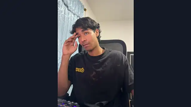 Pedestal diamant online show from February 2026 12:26:01 AM