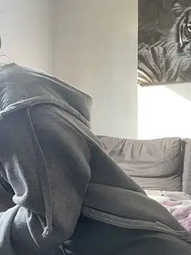 zoeelovee online show from February 2026 12:45:01 PM