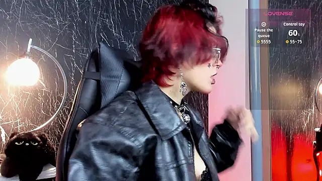 YuuMiko online show from April 2026 12:05:02 PM