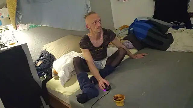 Snapshot of WildundJung chatting on March 2026 11:52:02 PM WildundJung online show from March 2026 11:52:02 PM