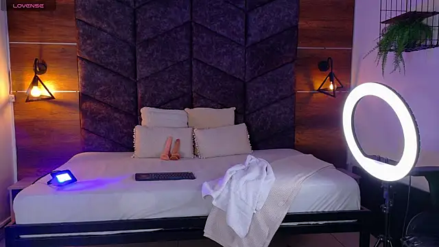 FernandaBrown   online show from April 2026 07:39:02 PM