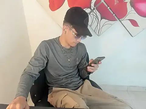 Jesshot bigcock20cm online show from July 2026 05:54:02 AM