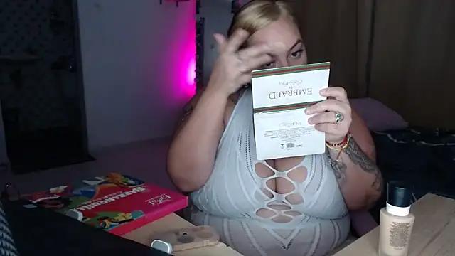 Snapshot of Angiegranados chatting on April 2026 04:23:02 AM Angiegranados online show from April 2026 04:23:02 AM