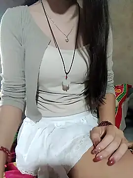 Snapshot of DoliceGirl2k chatting on April 2026 12:32:01 AM DoliceGirl2k online show from April 2026 12:32:01 AM