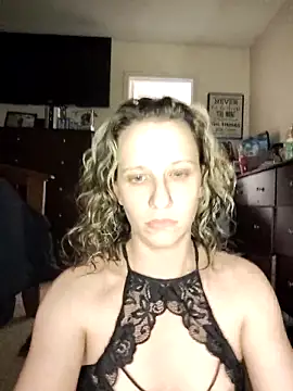 Snapshot of sexyymeli chatting on April 2026 06:05:01 AM sexyymeli online show from April 2026 06:05:01 AM