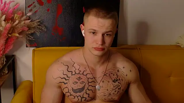 Snapshot of SterlingNoir chatting on April 2026 10:18:01 PM SterlingNoir online show from April 2026 10:18:01 PM