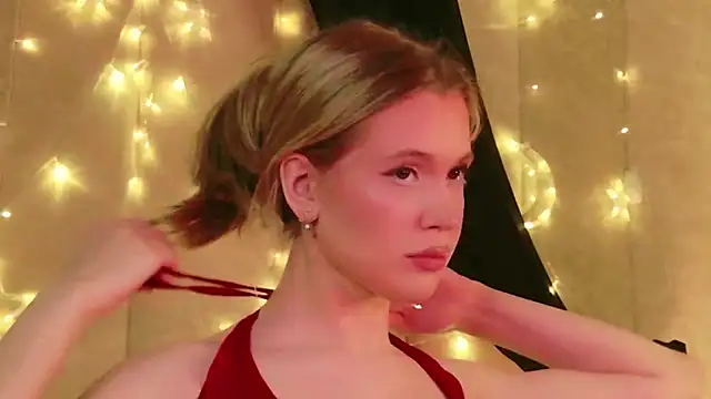 Snapshot of Beckie_White chatting on April 2026 08:50:01 PM Beckie White online show from April 2026 08:50:01 PM