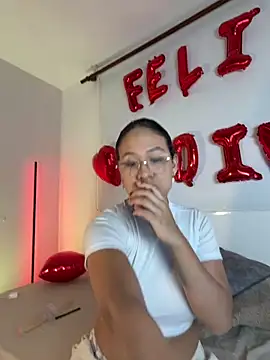 HoneyDolllXXX online show from February 2026 12:07:02 AM