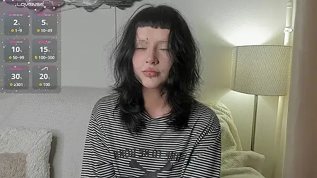 Snapshot of Maxi_mia_1 chatting on April 2026 09:28:02 PM Maxi mia 1 online show from April 2026 09:28:02 PM