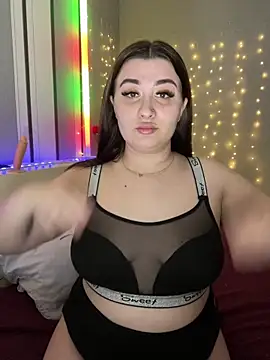 lipsi vikki online show from February 2026 06:42:01 PM